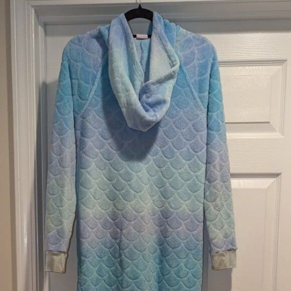 More‎ than magic size XL Blue Purple Ombre Scale Pajamas - Picture 3 of 6